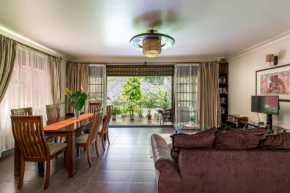 2 BR Lake Victoria Garden Apt, Entebbe 10 mins to Airport
